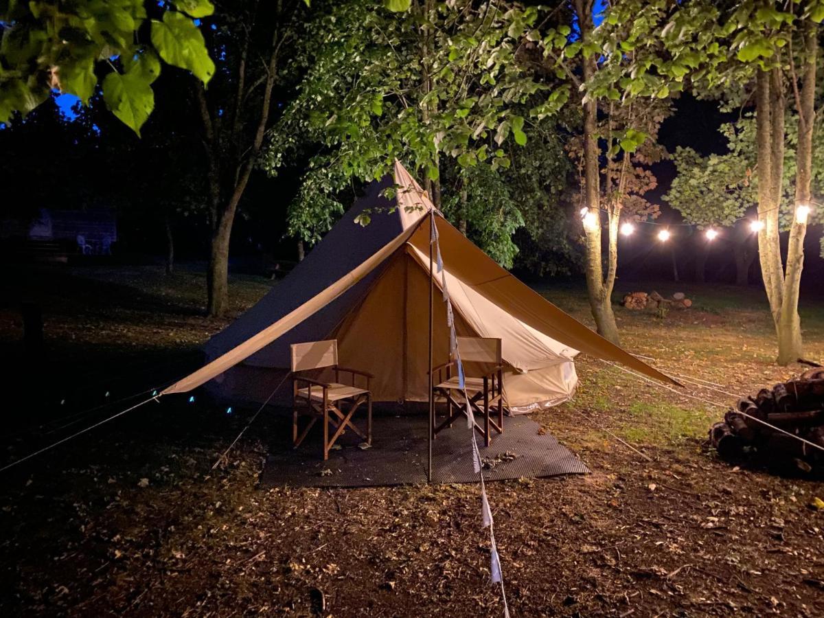 Luxury tent Eakley Manor Farm Glamping *